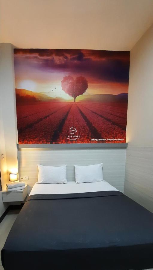 Lavender Guest House Samarinda Exterior photo