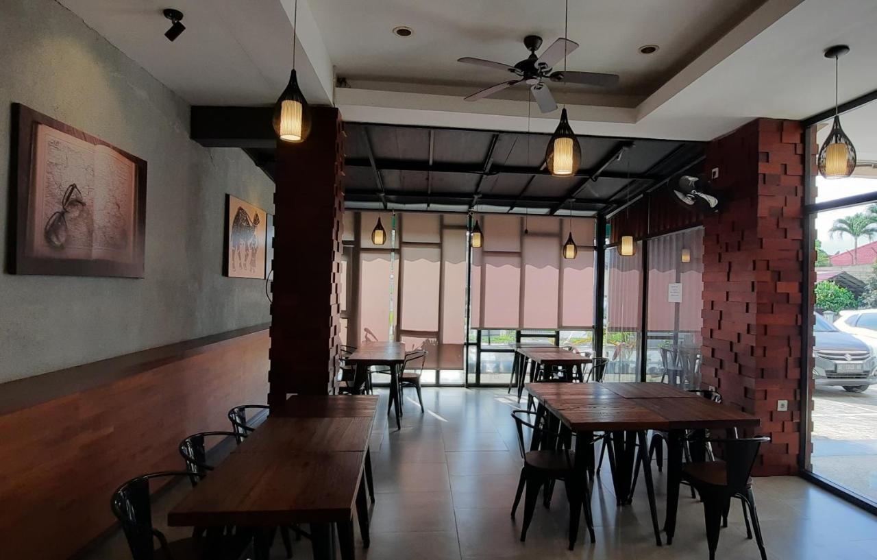 Lavender Guest House Samarinda Exterior photo