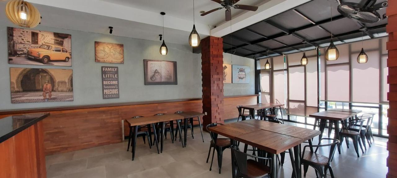 Lavender Guest House Samarinda Exterior photo