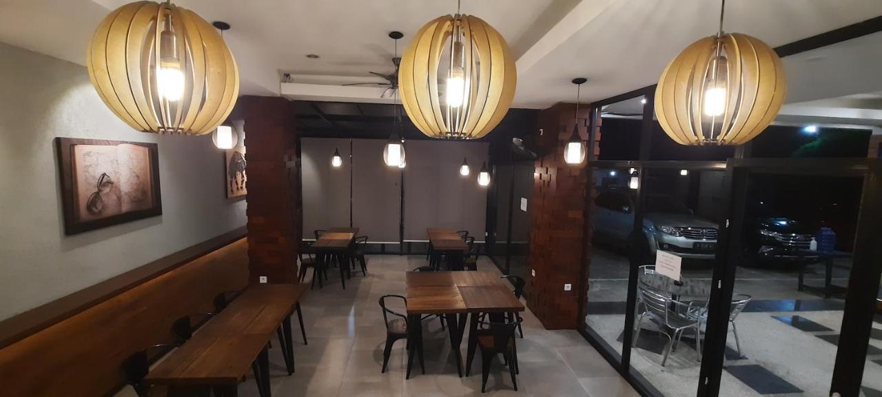 Lavender Guest House Samarinda Exterior photo