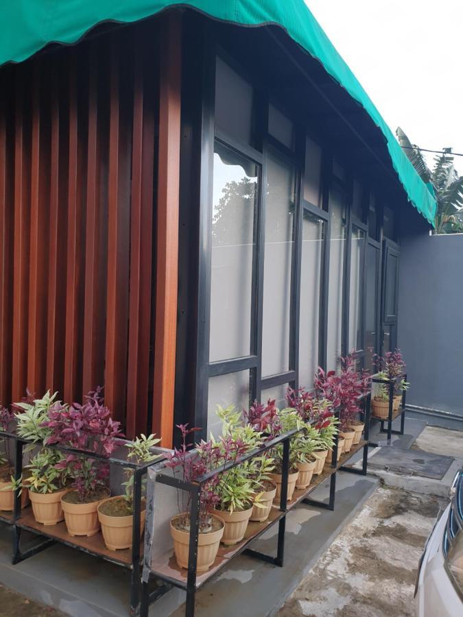 Lavender Guest House Samarinda Exterior photo